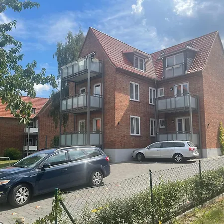 Appartamento Claras Gartenblick In Schwerin, Naehe Schloss, Hbf & Altstadt, Ruhige Zentrale Lage, Kostenfreie Parkplaetze *