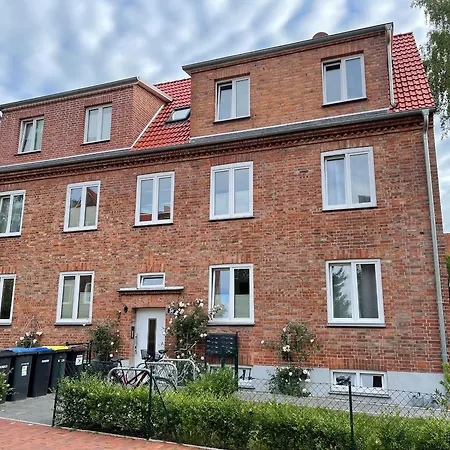 Claras Gartenblick In Schwerin, Naehe Schloss, Hbf & Altstadt, Ruhige Zentrale Lage, Kostenfreie Parkplaetze Appartamento Schwerin (Mecklenburg-Vorpommern)