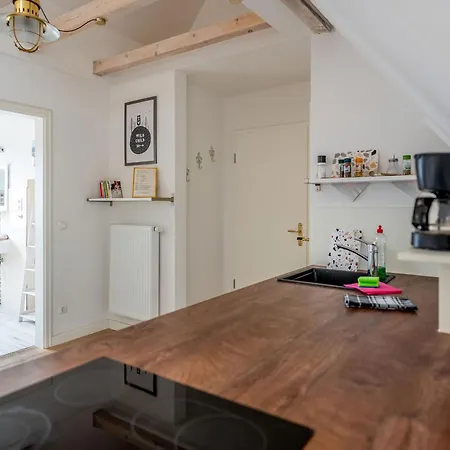 Appartamento Claras Gartenblick In Schwerin, Naehe Schloss, Hbf & Altstadt, Ruhige Zentrale Lage, Kostenfreie Parkplaetze *