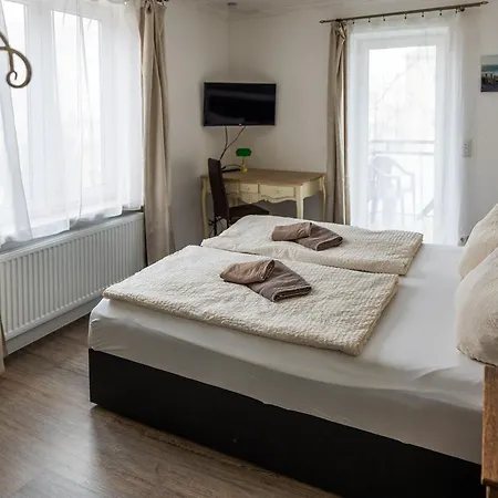 Appartamento Claras Gartenblick In Schwerin, Naehe Schloss, Hbf & Altstadt, Ruhige Zentrale Lage, Kostenfreie Parkplaetze Schwerin (Mecklenburg-Vorpommern)